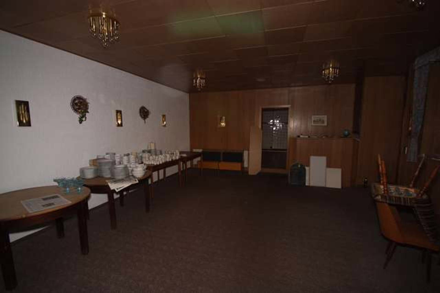 Bild - Im Zentrum der Stadt! Sanierungsbedürftiges Gebäude für ein Restaurant mit Hotel