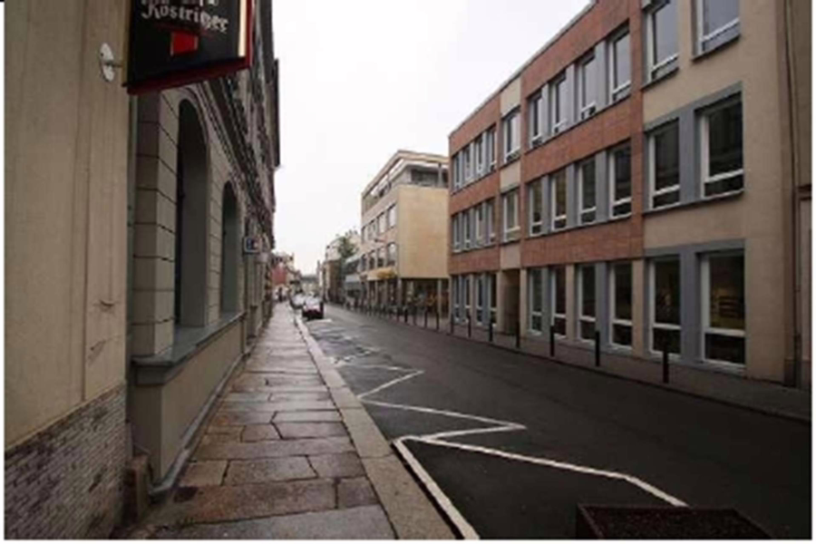 4.4 - Im Zentrum der Stadt! Sanierungsbedürftiges Gebäude für ein Restaurant mit Hotel