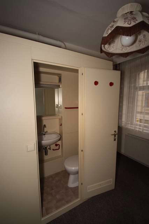 Bild - Im Zentrum der Stadt! Sanierungsbedürftiges Gebäude für ein Restaurant mit Hotel