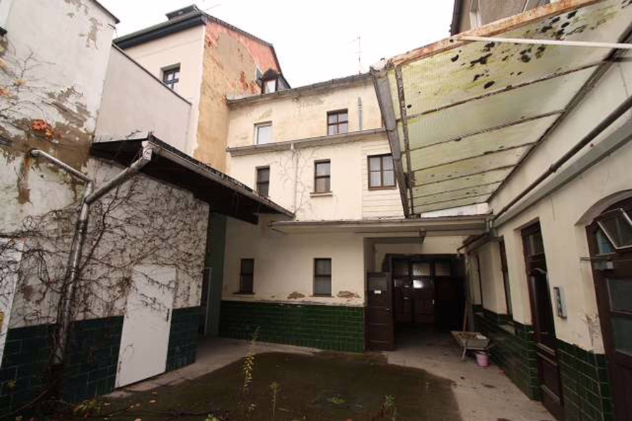 Bild - Im Zentrum der Stadt! Sanierungsbedürftiges Gebäude für ein Restaurant mit Hotel