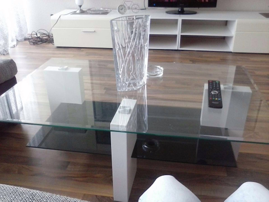 10 - Bezugsfreie möblierte 2-Zimmer-Wohnung mit Garage in zentraler Lage