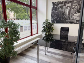 Großes Zimmer für 1-2 Personen mit dem schönen Ausblick auf Frankfurter Allee, 10247 Berlin, Bürofläche