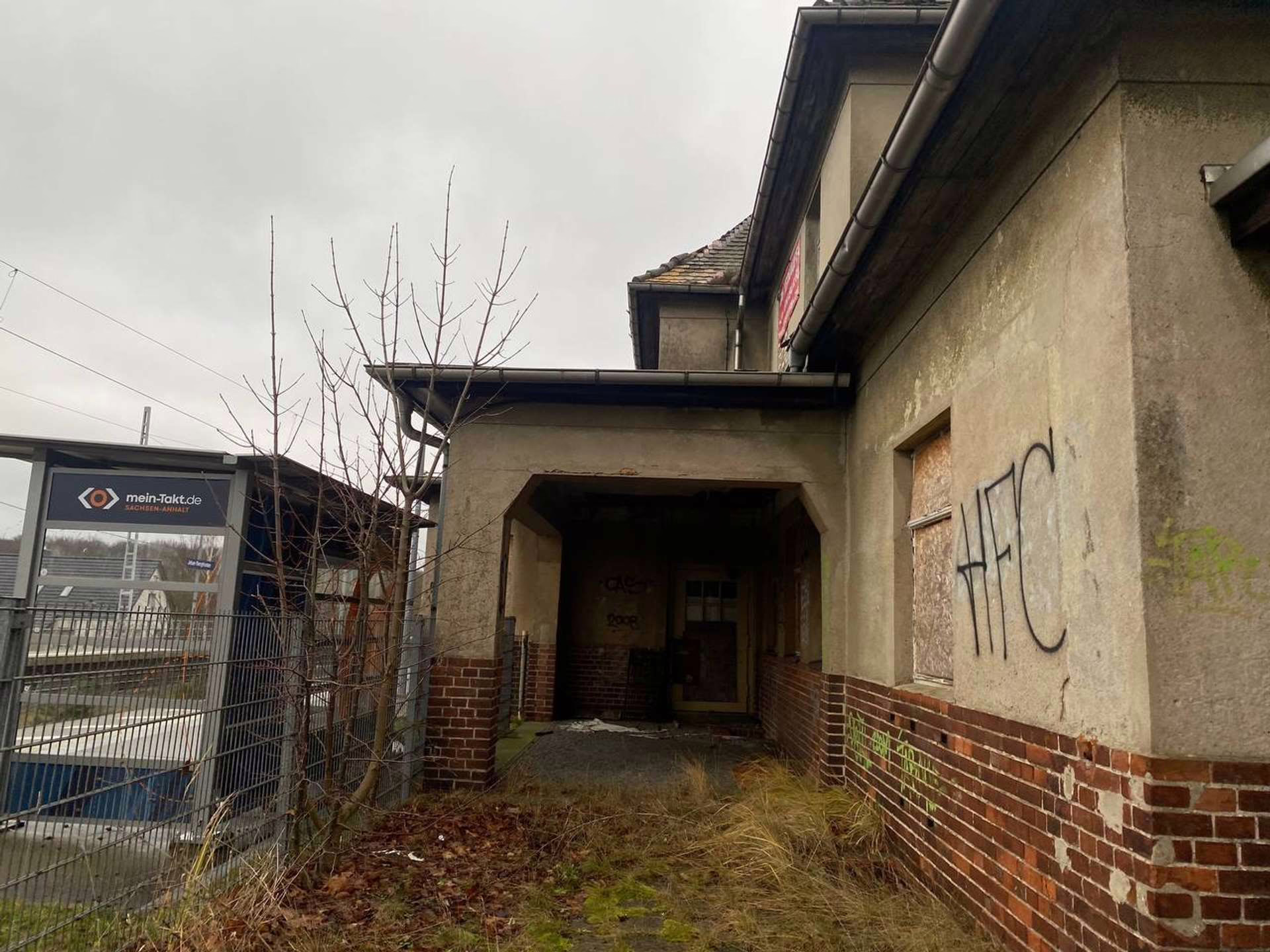 Bahnhof seite