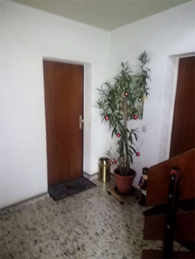 Treppenhaus1 - Renovierte 2-Zimmer-Wohnung in Essen-Altenessen – ideal für Singles oder Paare!