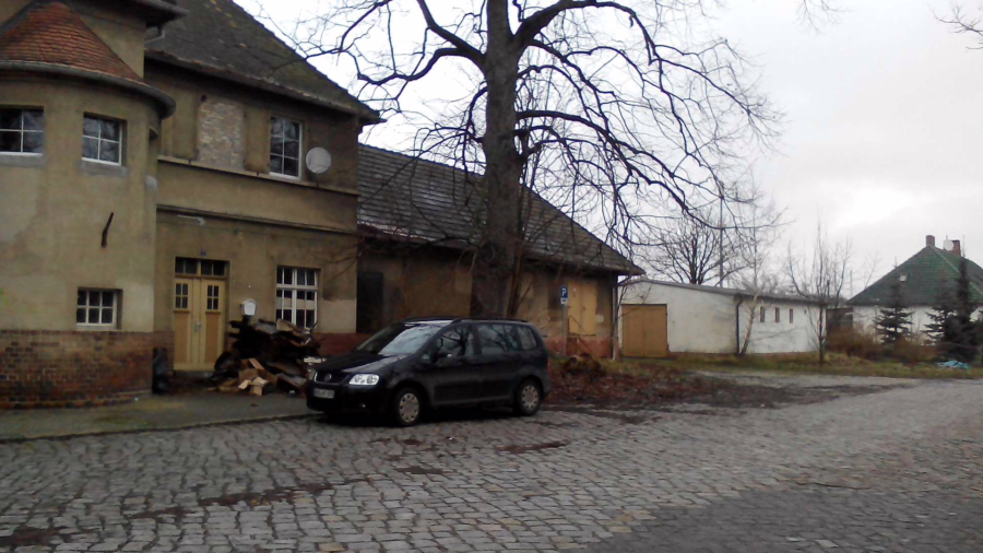 Fassade2 - Exklusives Immobilienangebot: Zwei Gebäude auf 3 zusammenhängenden Grundstücken