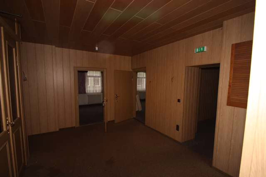 Bild - Im Zentrum der Stadt! Sanierungsbedürftiges Gebäude für ein Restaurant mit Hotel