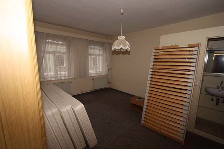 Bild - Im Zentrum der Stadt! Sanierungsbedürftiges Gebäude für ein Restaurant mit Hotel