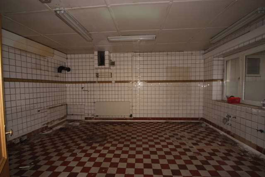 Bild - Im Zentrum der Stadt! Sanierungsbedürftiges Gebäude für ein Restaurant mit Hotel