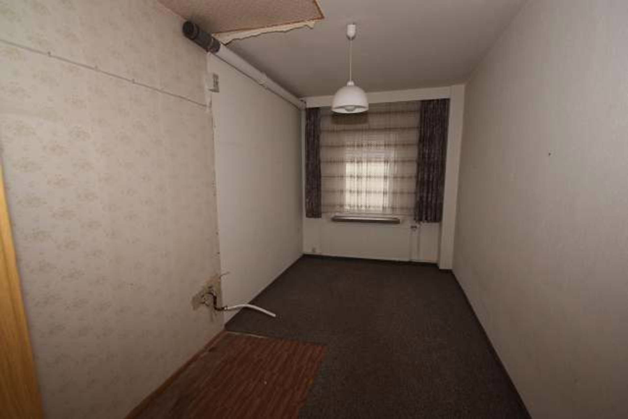 Bild - Im Zentrum der Stadt! Sanierungsbedürftiges Gebäude für ein Restaurant mit Hotel