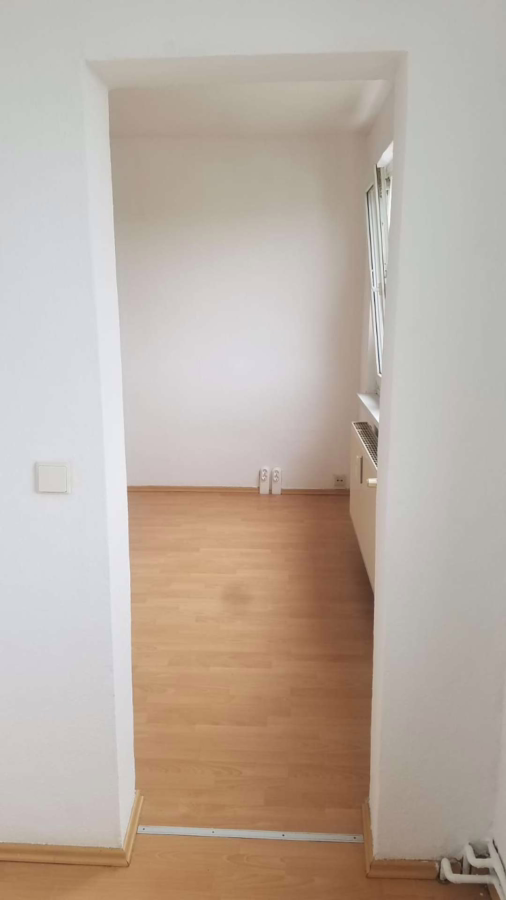 PHOTO-2022-08-15-09-28-01 4 - RESERVIERT!!!Vermietete renovierte 1-Zimmer Wohnung in Altenburg